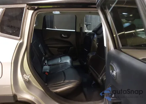 2018 Jeep Compass Limited 4X4 из США, поврежденный, VIN 3C4NJDCB4JT482046